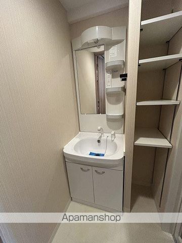 小田急伊勢原駅前マンションの内装写真