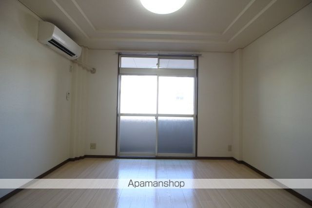 パープルメゾンIIの内装写真