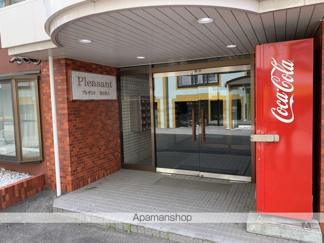 プレサント北8条Aの玄関写真
