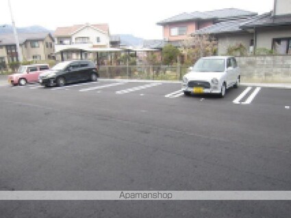 パーシモン三本柳[2LDK/52.09m2]の駐車場2