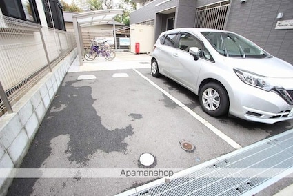 東京都立川市柴崎町２丁目[1K/26.33m2]の駐車場