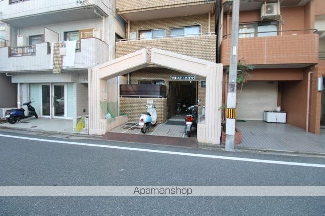 ウエストハイツの玄関写真