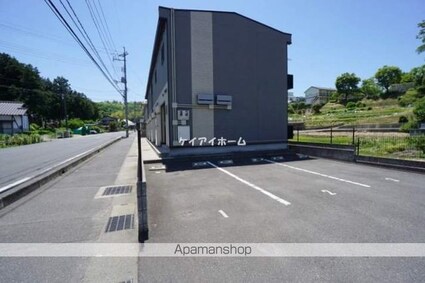 レオパレスＦＵＺＩＭＯＮ　Ａ[1K/22.18m2]の駐車場2