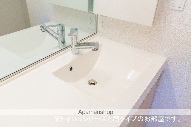 クリスタル・レジデンスの内装写真