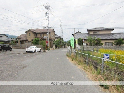 パティオ五月[1LDK/44.71m2]の周辺2