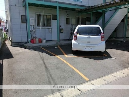 白樺ハウス[1K/23.89m2]の駐車場2