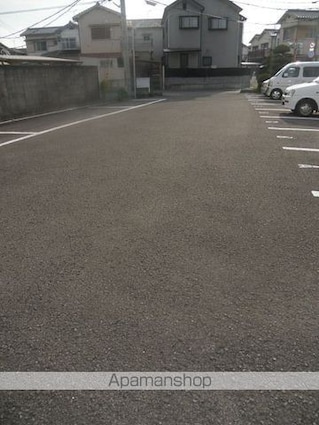 プレジール津森[2DK/42m2]の駐車場