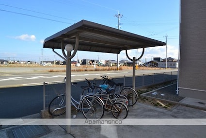 Ｖｉｌｌａ　アニバ　Ⅲ[2LDK/58.7m2]の駐車場1