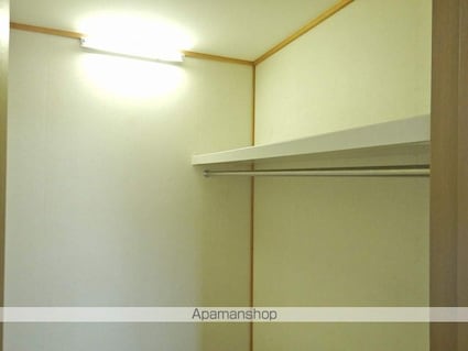 ヴィラ・グウルドイル[1R/32.94m2]の収納