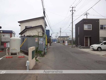 ドルチェグランモア[2LDK/53.76m2]の周辺2