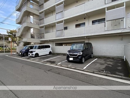 玉藻公園ハイツ２０１号[1R/42.82m2]の駐車場