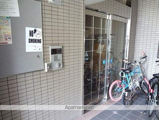 エンクレスト平尾の玄関写真