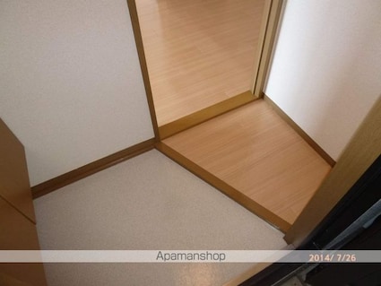 ファミール林[2LDK/52.09m2]の玄関