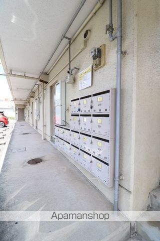 パークプレイス西川原II棟の玄関写真