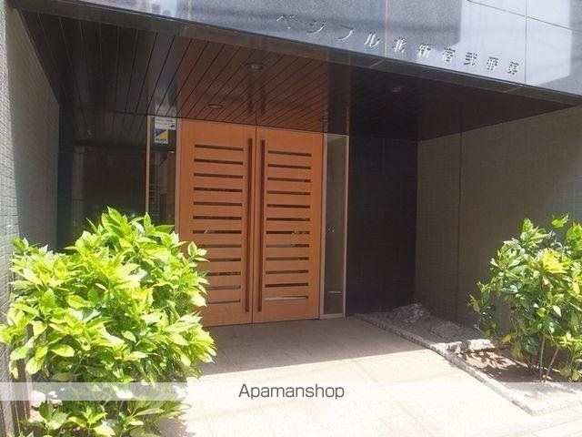 ベジフル北新宿弐番館の玄関写真