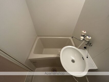 レオパレスクリスタルガーデン[1K/23.61m2]のバス