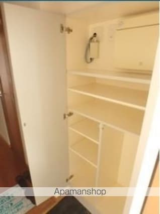 ヴェルデス[1K/27.25m2]の玄関