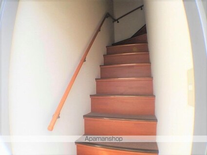 レオパレス金倉[1K/26.08m2]の玄関