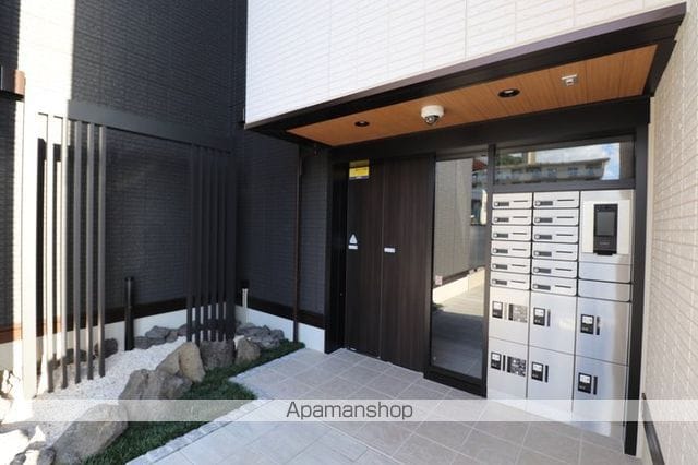 CREST COURTの玄関写真