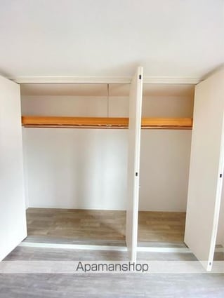 クリスタルパレス[2LDK/61.75m2]の収納