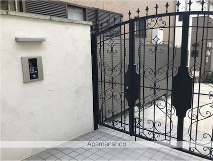 グランヴィスタ四ツ谷[1R/36.59m2]のエントランス