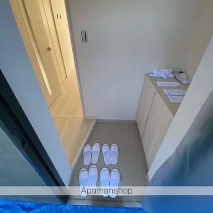 ＯＮ　ＴＨＥ　ＲＯＡＤ[1LDK/40.2m2]の玄関