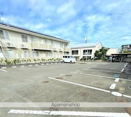 ラッフルズ　ティファニー[2DK/48.28m2]の駐車場