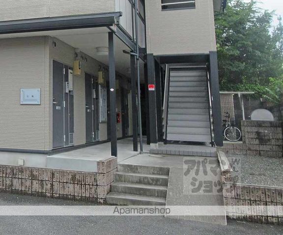 レオパレス立林の玄関写真
