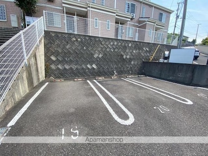 エルピーダＭ　Ｃ棟[2LDK/56.8m2]の駐車場