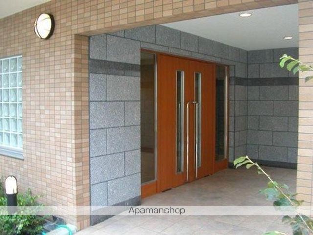 スカイコート品川御殿山EASTの玄関写真
