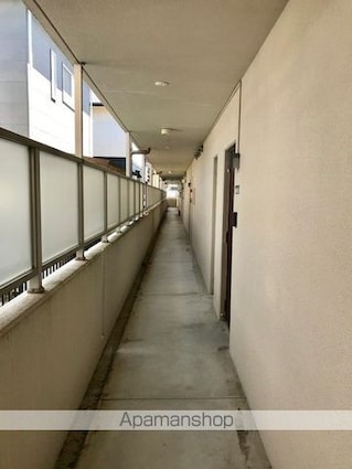 滋賀県彦根市東沼波町[1LDK/48.73m2]のエントランス2