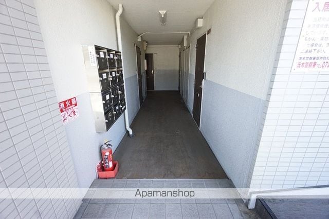 プラットホーム沢良宜の玄関写真