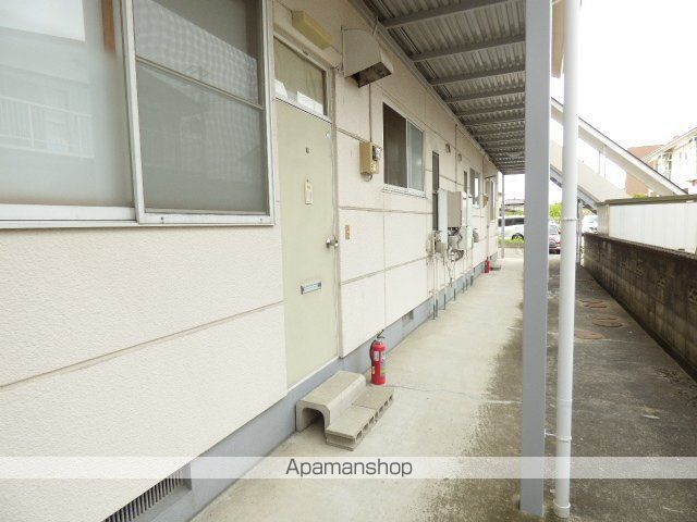 ホワイトコーポ大代2号棟の玄関写真