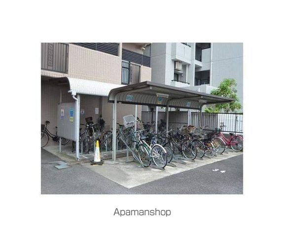 ITOH壱番館の玄関写真