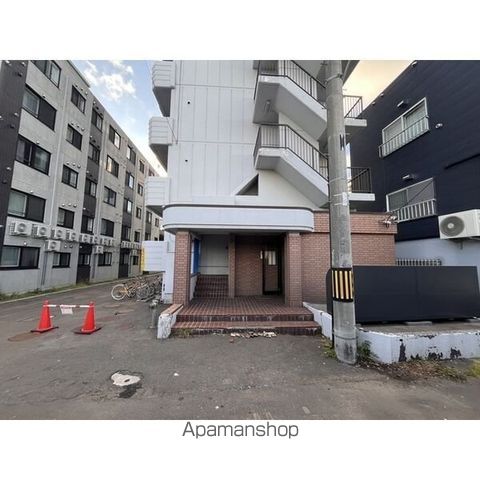 グランビュー中島公園の玄関写真