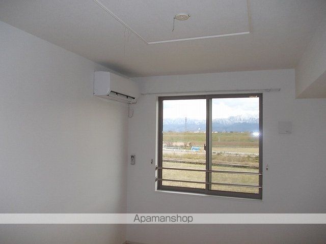 富山地鉄本線 越中荏原駅 徒歩11分 2階建 築13年の内装写真