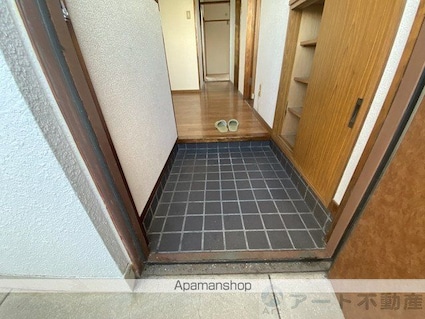 愛媛県松山市小坂５丁目[3DK/49.41m2]の玄関