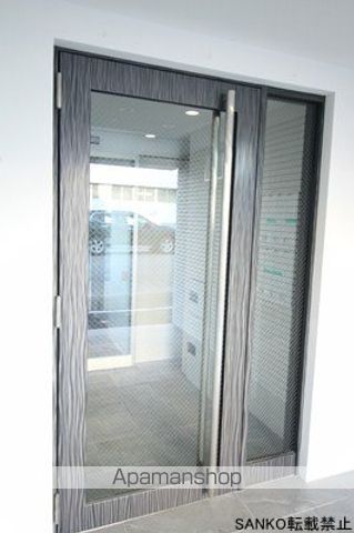 ブランシャールチェレステ宮の森の玄関写真
