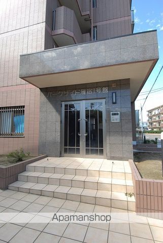 パークサイド雁宿1号館の玄関写真