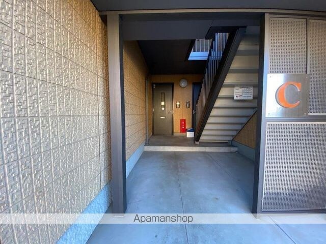 ロイヤルフェルティ　Ａ・Ｂ・Ｃ・Ｄ・Ｅ[2LDK/57.07m2]のエントランス