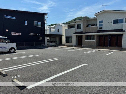 グランエスポワール[1LDK/50.03m2]の駐車場