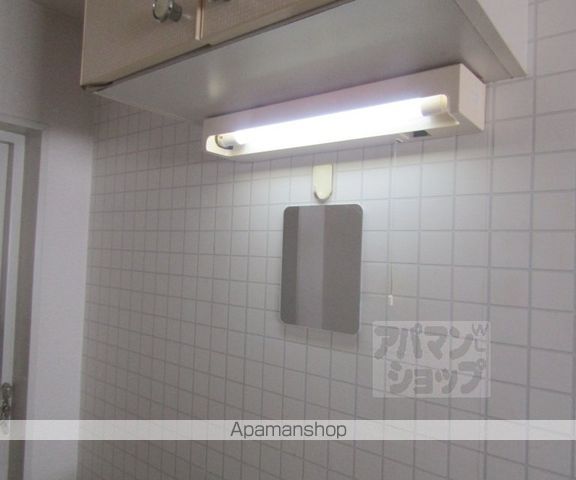 叡山電鉄 元田中駅 徒歩6分 3階建 築40年の内装写真