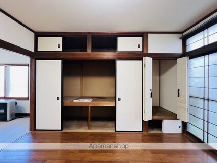 中道１丁目３２番貸家[2DK/54.6m2]の収納