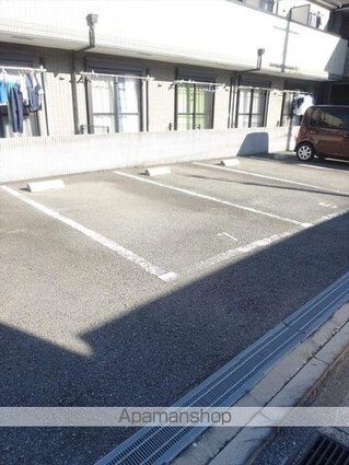 和歌山県和歌山市鷹匠町４丁目[1K/27m2]の駐車場1
