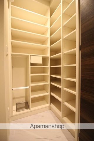 ロイヤルパークスER万代の内装写真