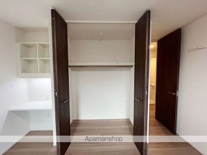 Ｄーｒｏｏｍ　Ｒａｆｆｉｎｅ[2LDK/64.42m2]の収納