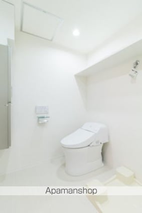 ラペルラ世田谷赤堤[1R/25.59m2]のトイレ