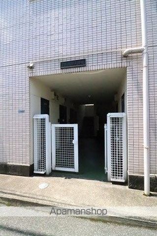 アドバンス拝島の玄関写真