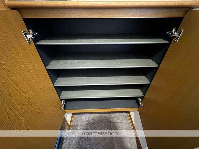 コンフォメントの内装写真