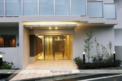 エスティメゾン中野富士見町[2LDK/53.95m2]のエントランス1